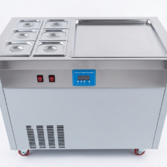 Máquina de sorvete tailandesa em frigideira de rolo