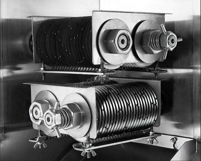 Stainless Steel Electric Butcher Meat Cutter 800kg/h