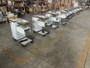 Expédition n° 1 de la machine à découper la viande QE
